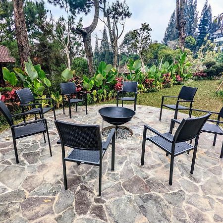 Cottonwood Exclusive Villa @Lembang Asri - Jacuzzi Playground Netflix Billyard מראה חיצוני תמונה