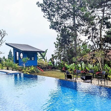 Cottonwood Exclusive Villa @Lembang Asri - Jacuzzi Playground Netflix Billyard מראה חיצוני תמונה